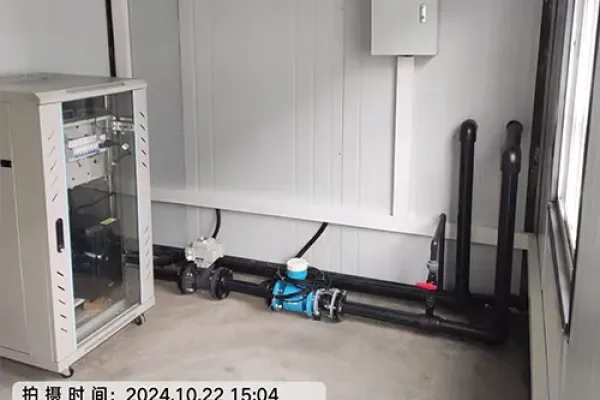 Electromagnetic flow meter for liquids